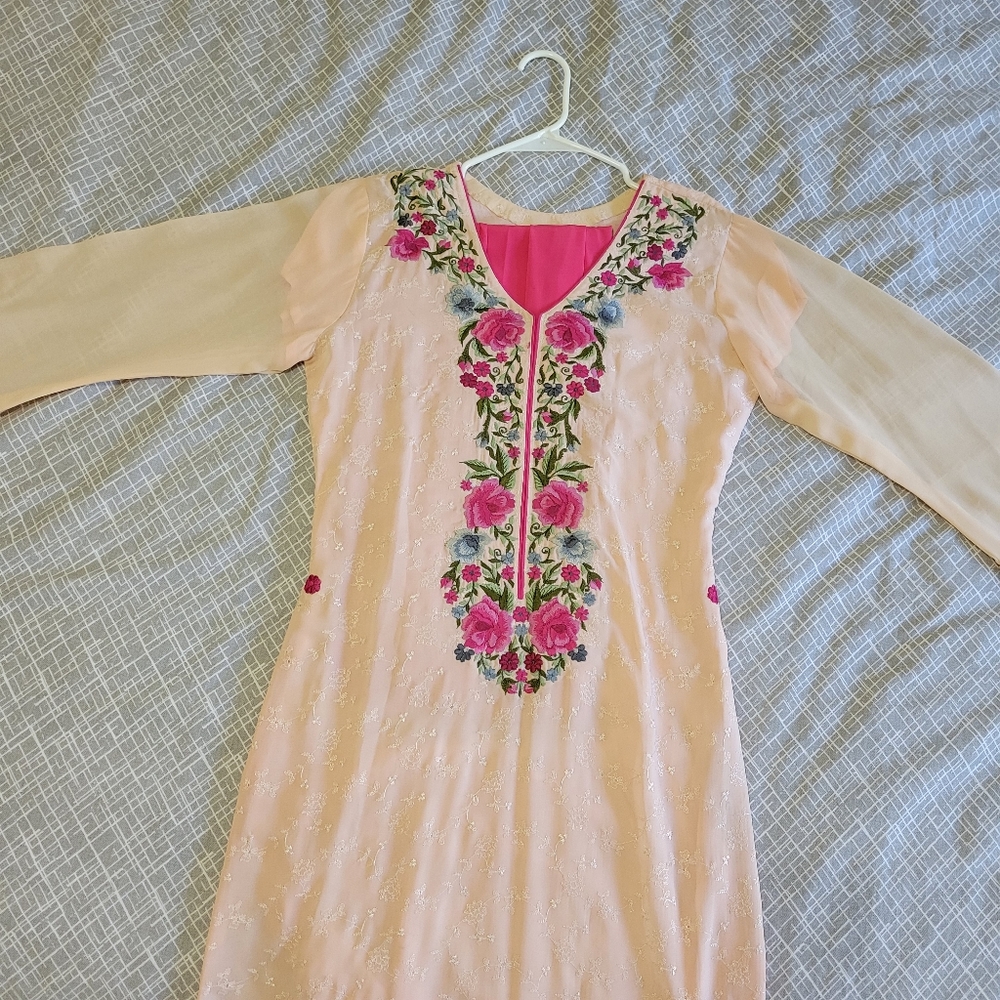 Pakistani/indian outfit - Salwar Kameez Pink - size medium